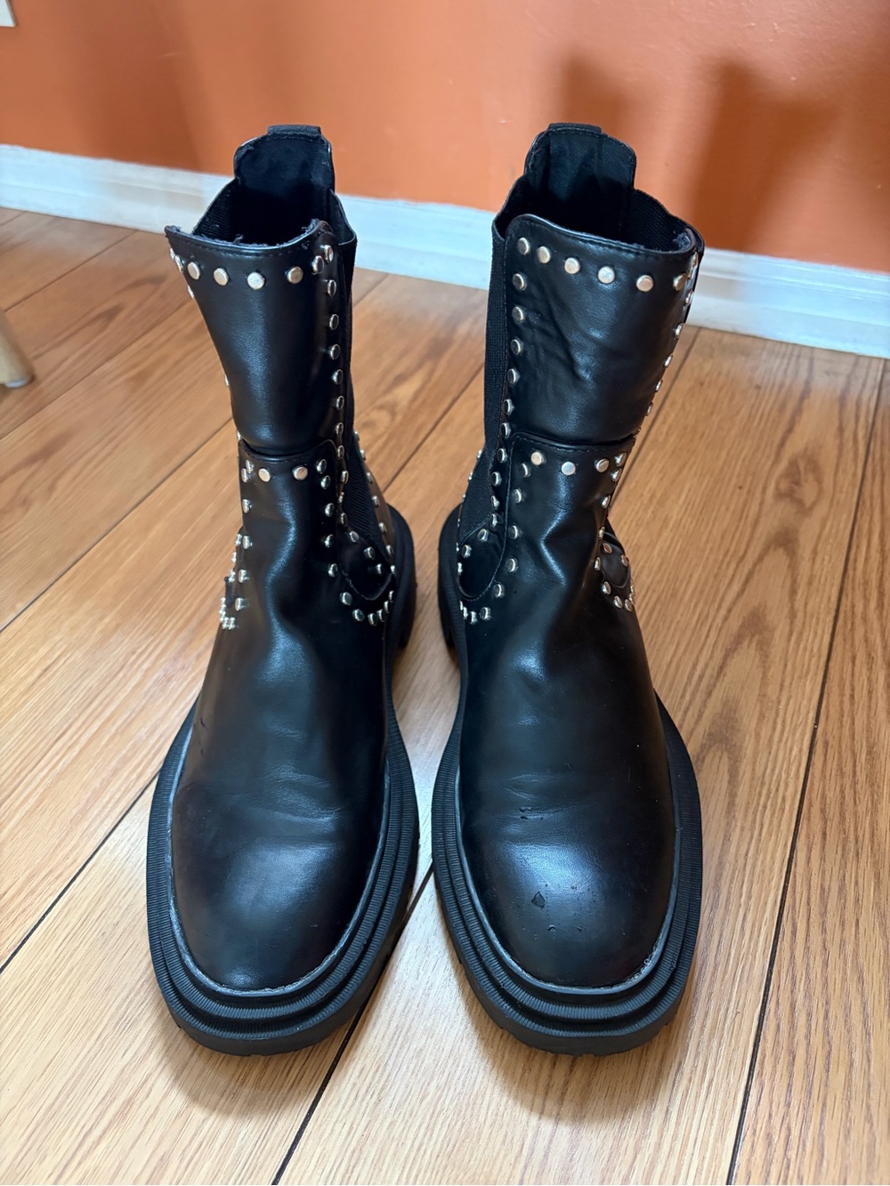 Zara Black EU39/US 8-8.5 Studded Chelsea Vegan Leather Boot Comfort Lug Sole - Picture 2 of 9